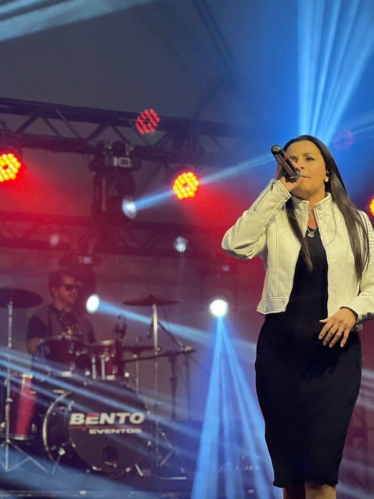 “O amor pelo sertanejo vem de berço” afirma a cantora e compositora Julliana Polonio 6 239d0b05 fbf4 46a7 83b8 b58f7fbe2eb5
