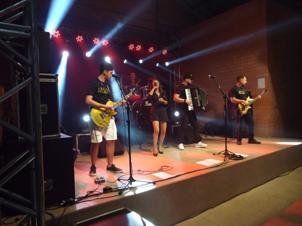 “O amor pelo sertanejo vem de berço” afirma a cantora e compositora Julliana Polonio 3 9c044a4a 6079 4c32 aa26 5636a1187a46