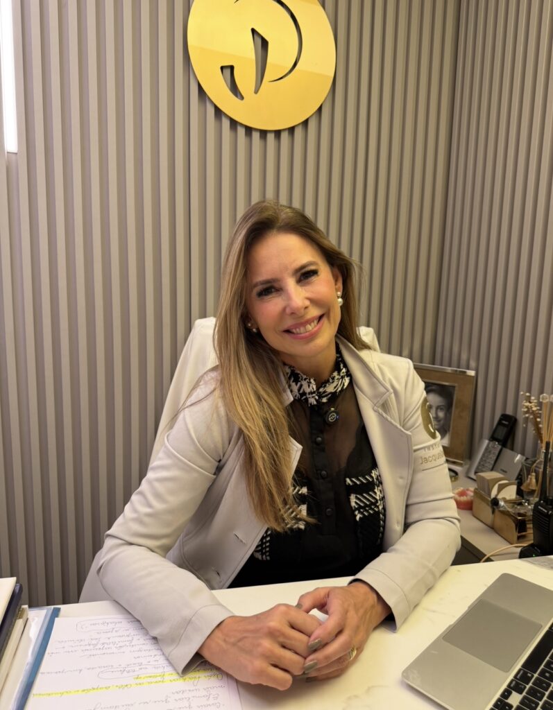 Dra. Jacqueline Poli: Revolucionando A Odontologia Com Sorrisos Naturais E Reabilitação Consciente 3 IMG 5577