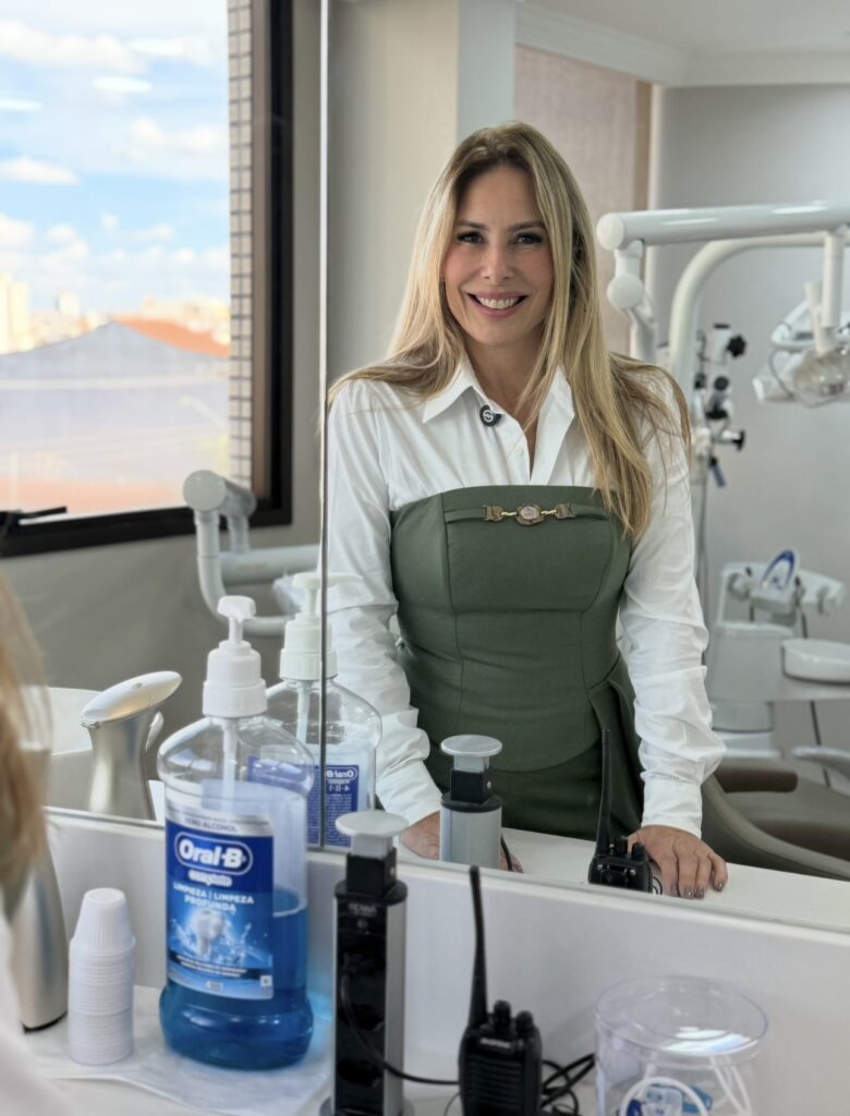 Dra. Jacqueline Poli: Revolucionando A Odontologia Com Sorrisos Naturais E Reabilitação Consciente 2 IMG 5578