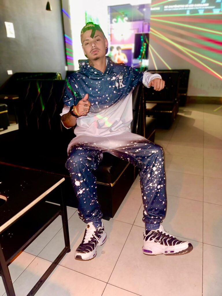 Mc Eros: A Trajetória De Um Artista Em Ascensão 2 64905812 580a 4ea0 96bc 7a7005cd3381